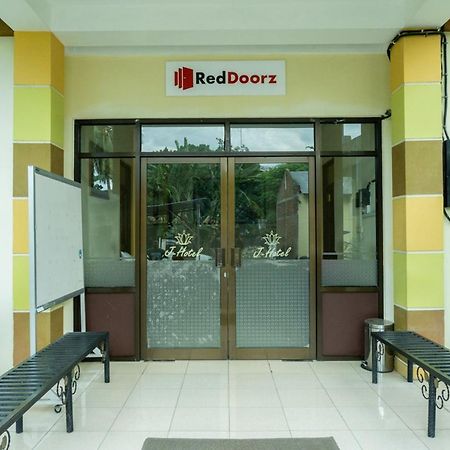 فندق Reddoorz @ Gatot Subroto إنده المظهر الخارجي الصورة