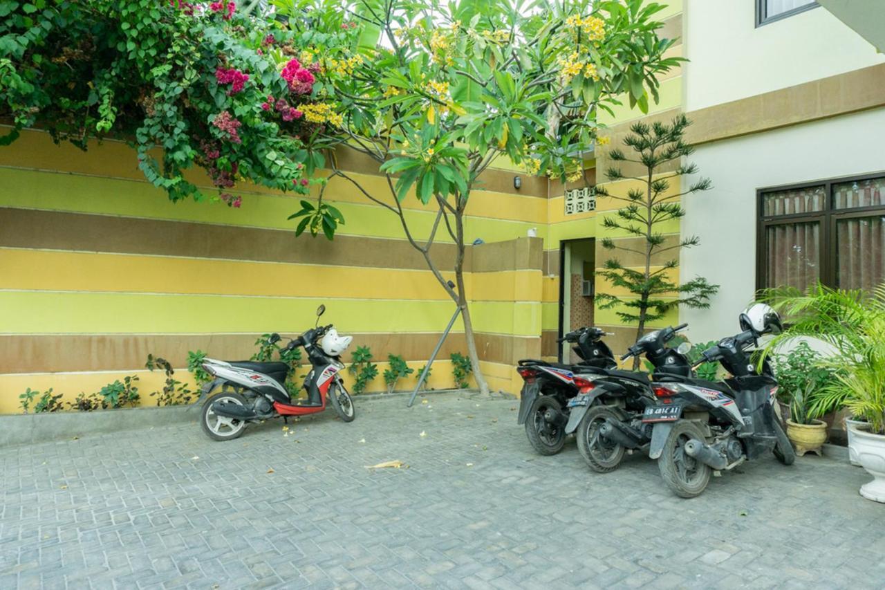 فندق Reddoorz @ Gatot Subroto إنده المظهر الخارجي الصورة