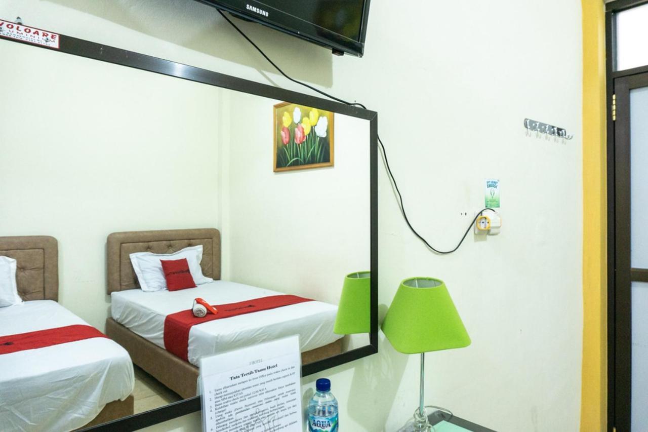 فندق Reddoorz @ Gatot Subroto إنده المظهر الخارجي الصورة
