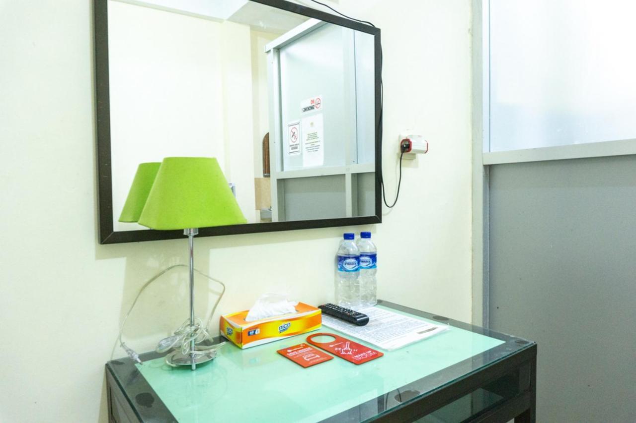 فندق Reddoorz @ Gatot Subroto إنده المظهر الخارجي الصورة