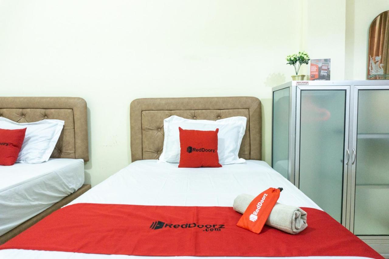 فندق Reddoorz @ Gatot Subroto إنده المظهر الخارجي الصورة