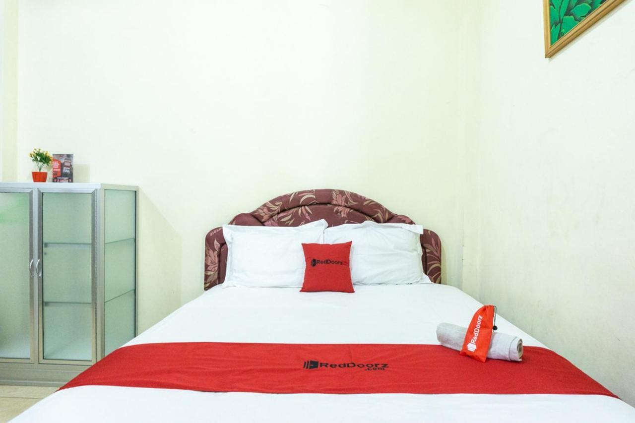 فندق Reddoorz @ Gatot Subroto إنده المظهر الخارجي الصورة